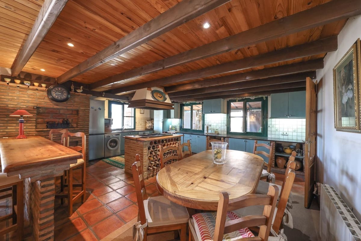 3 Zimmer Villa zu verkaufen in Guaro mit Pool Garage - 550.000 € (Ref: 10133959)