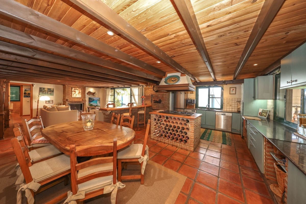 3 Zimmer Villa zu verkaufen in Guaro mit Pool Garage - 550.000 € (Ref: 10133959)
