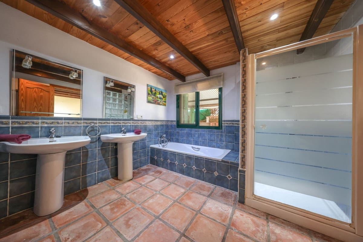 3 Zimmer Villa zu verkaufen in Guaro mit Pool Garage - 550.000 € (Ref: 10133959)