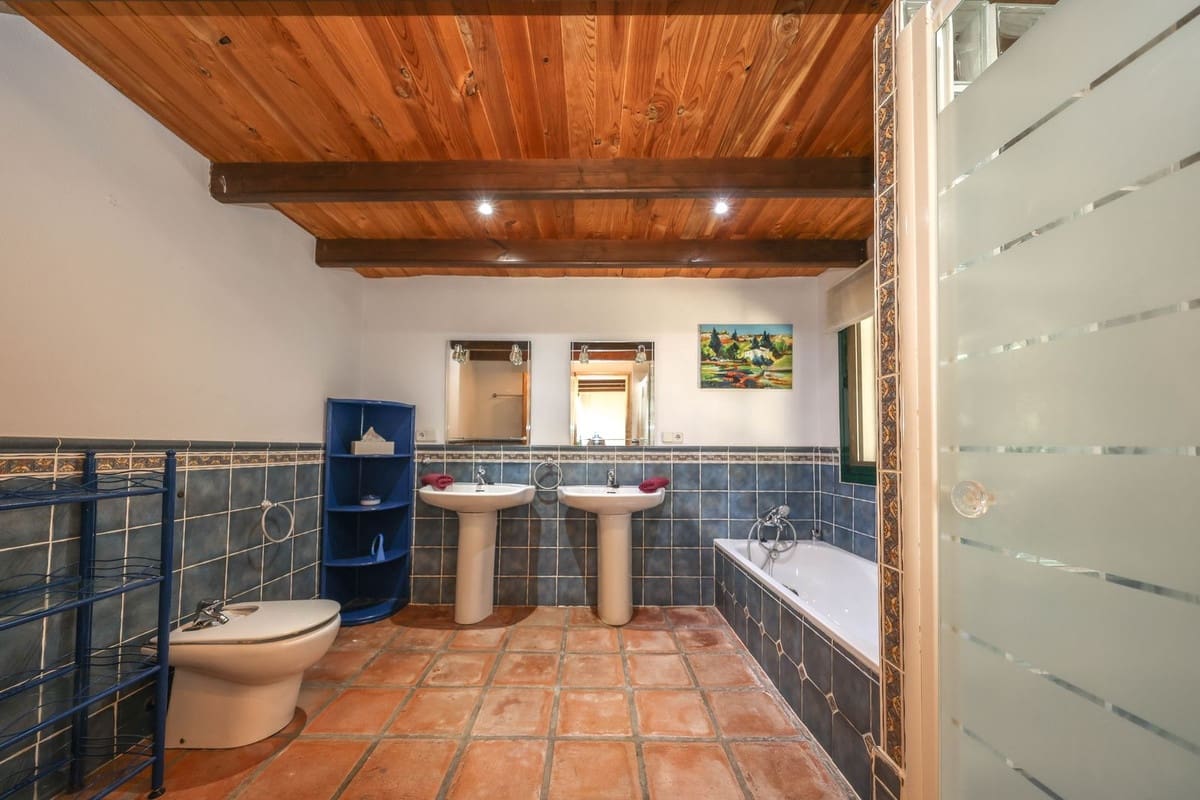 3 Zimmer Villa zu verkaufen in Guaro mit Pool Garage - 550.000 € (Ref: 10133959)