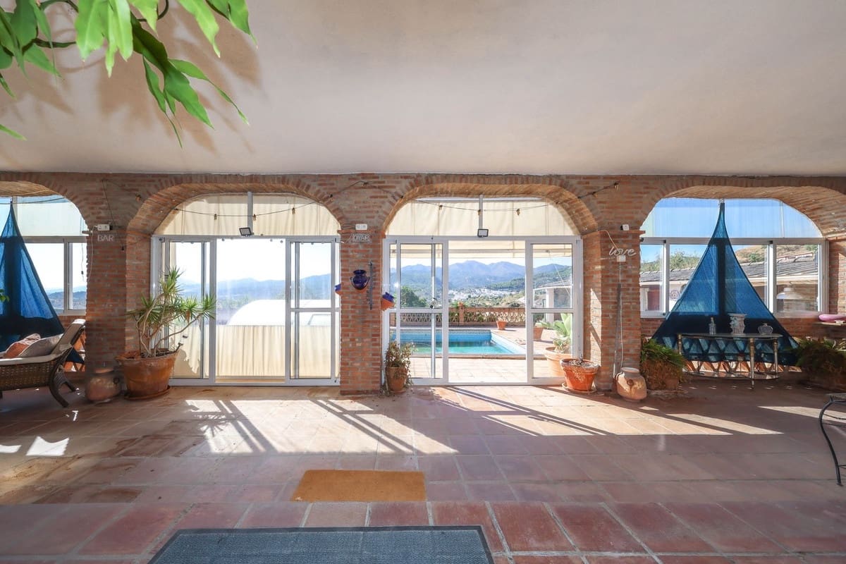 3 Zimmer Villa zu verkaufen in Guaro mit Pool Garage - 550.000 € (Ref: 10133959)