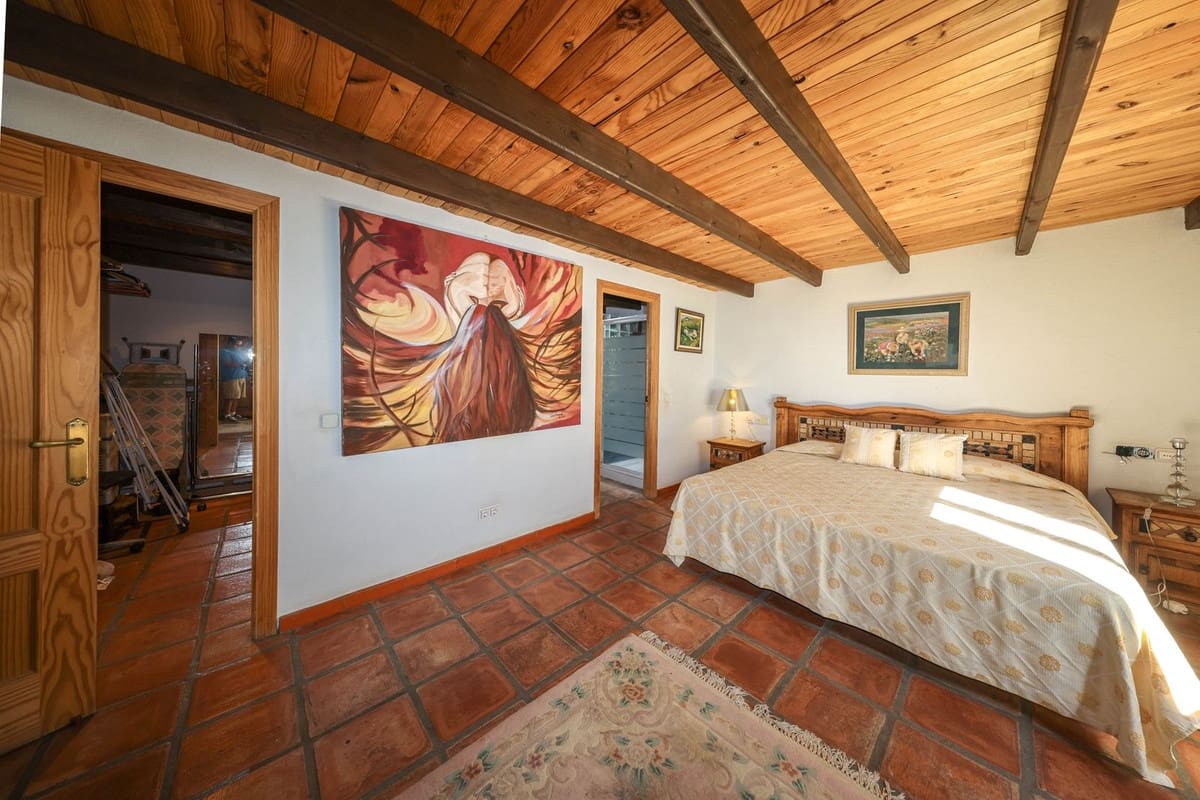 3 Zimmer Villa zu verkaufen in Guaro mit Pool Garage - 550.000 € (Ref: 10133959)