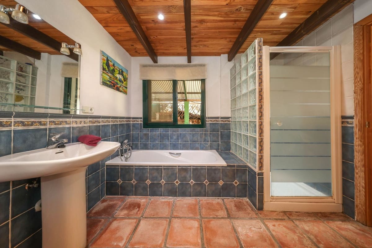 3 Zimmer Villa zu verkaufen in Guaro mit Pool Garage - 550.000 € (Ref: 10133959)