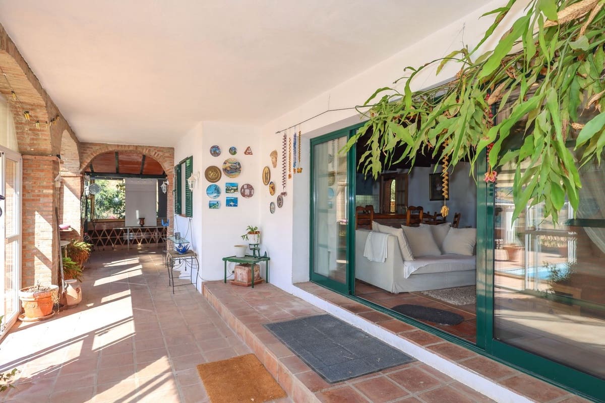3 Zimmer Villa zu verkaufen in Guaro mit Pool Garage - 550.000 € (Ref: 10133959)