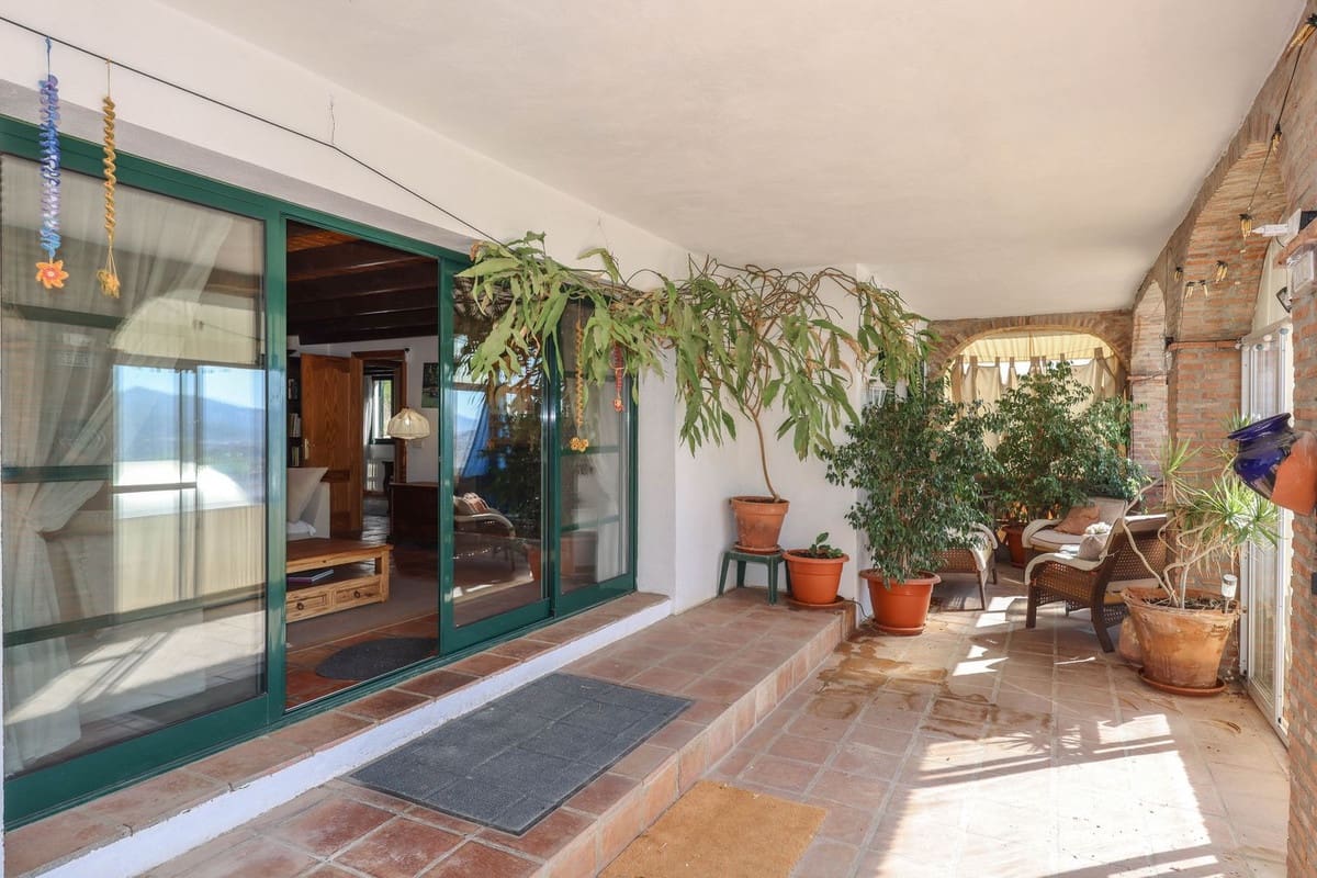 3 Zimmer Villa zu verkaufen in Guaro mit Pool Garage - 550.000 € (Ref: 10133959)