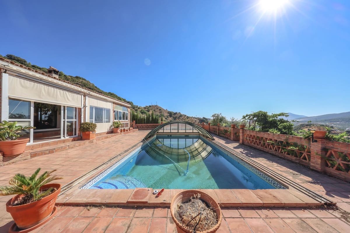3 Zimmer Villa zu verkaufen in Guaro mit Pool Garage - 550.000 € (Ref: 10133959)