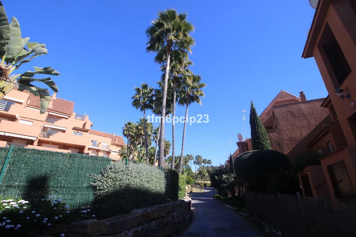 2 soveværelse Lejlighed til salg i Casares med swimmingpool garage - € 260.000 (Ref: 10133965)
