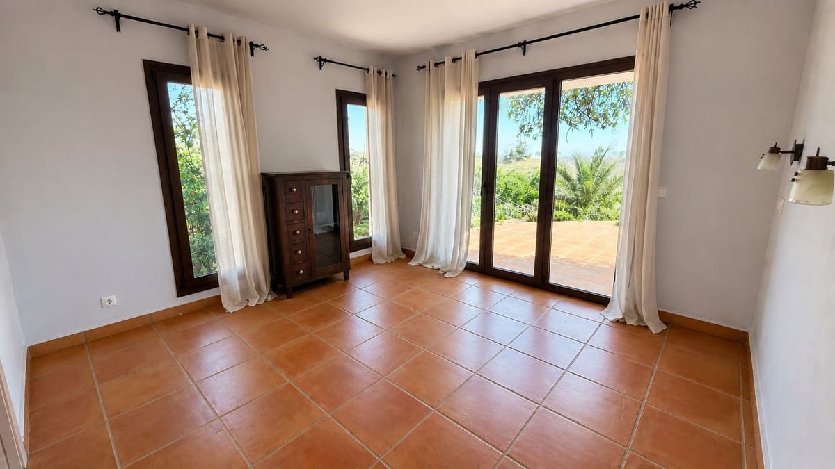 4 soveværelse Finca/Landehus til salg i Mijas med swimmingpool - € 2.375.000 (Ref: 10133966)