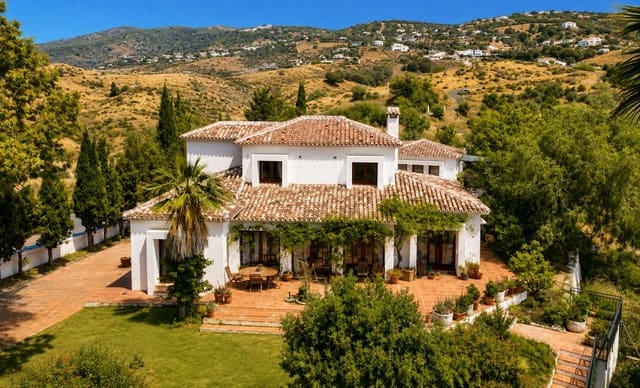 4 soveværelse Finca/Landehus til salg i Valtocado - La Alquería - La Atalaya, Mijas med swimmingpool - € 2.375.000 (Ref: 10133966)