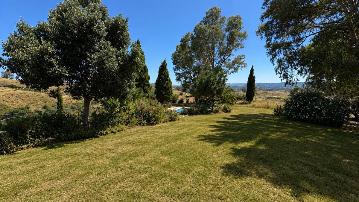 4 soveværelse Finca/Landehus til salg i Mijas med swimmingpool - € 2.375.000 (Ref: 10133966)