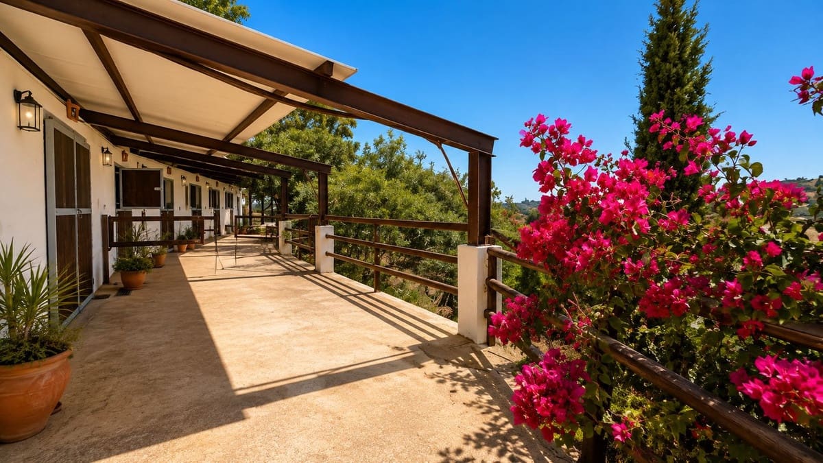 4 soveværelse Finca/Landehus til salg i Mijas med swimmingpool - € 2.375.000 (Ref: 10133966)