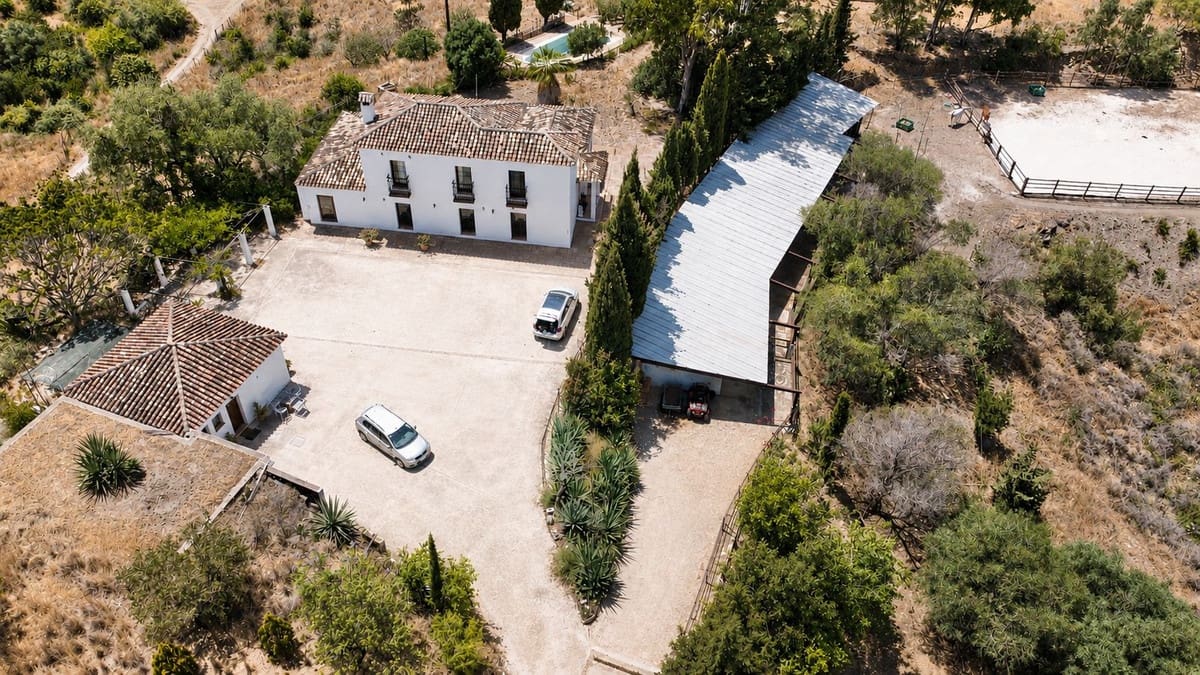 4 soveværelse Finca/Landehus til salg i Mijas med swimmingpool - € 2.375.000 (Ref: 10133966)