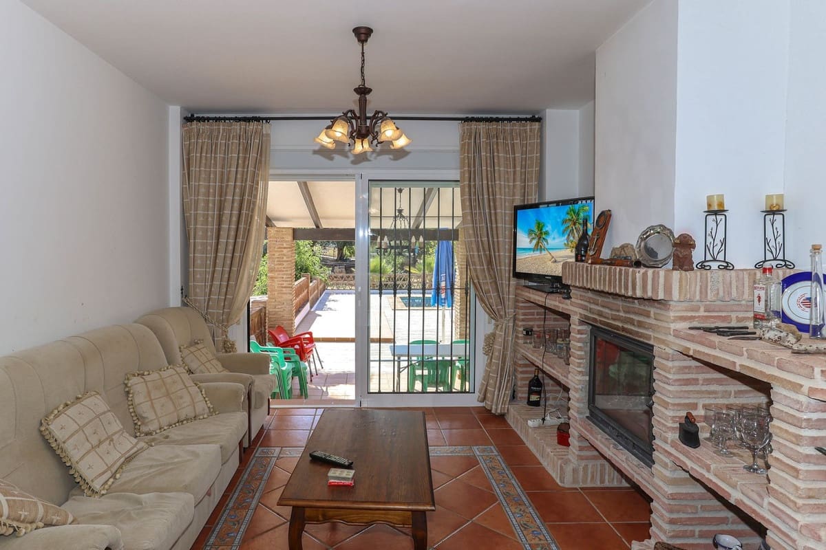 3 Zimmer Villa zu verkaufen in Guaro mit Pool Garage - 540.000 € (Ref: 10133967)