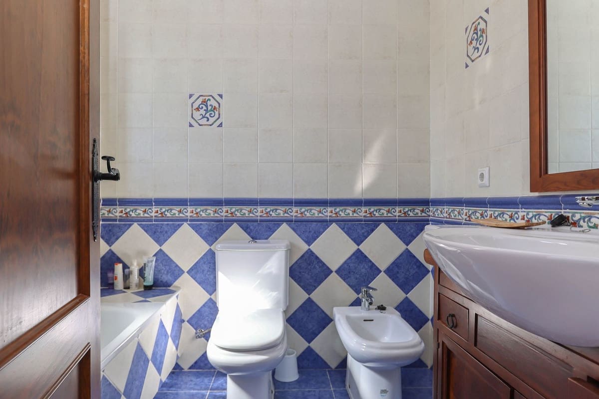 3 Zimmer Villa zu verkaufen in Guaro mit Pool Garage - 540.000 € (Ref: 10133967)