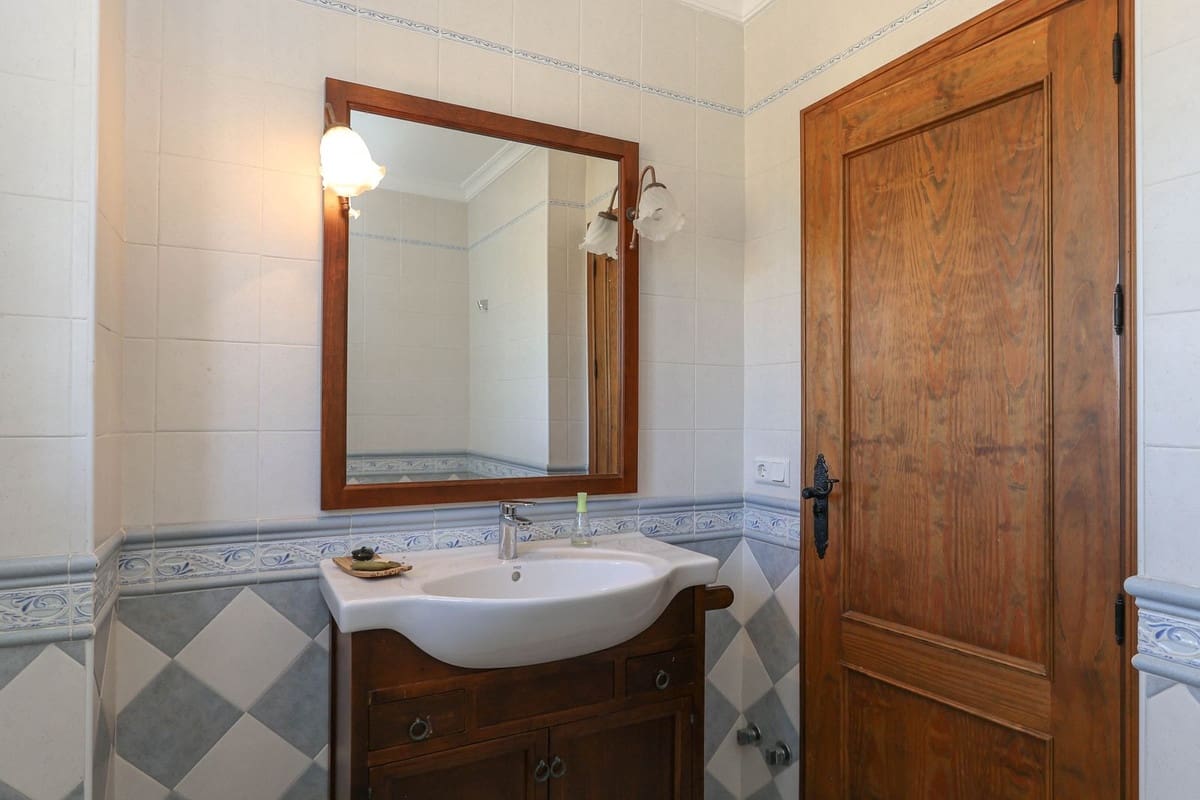 3 Zimmer Villa zu verkaufen in Guaro mit Pool Garage - 540.000 € (Ref: 10133967)