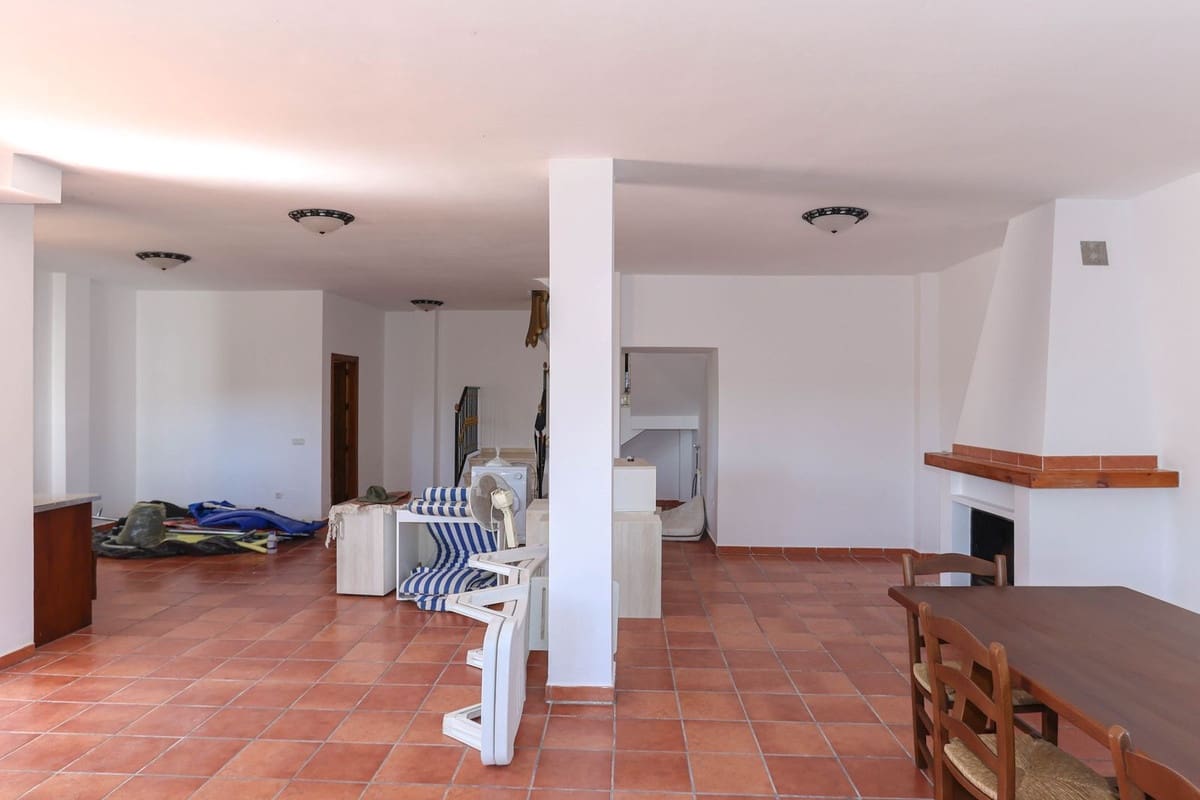3 Zimmer Villa zu verkaufen in Guaro mit Pool Garage - 540.000 € (Ref: 10133967)
