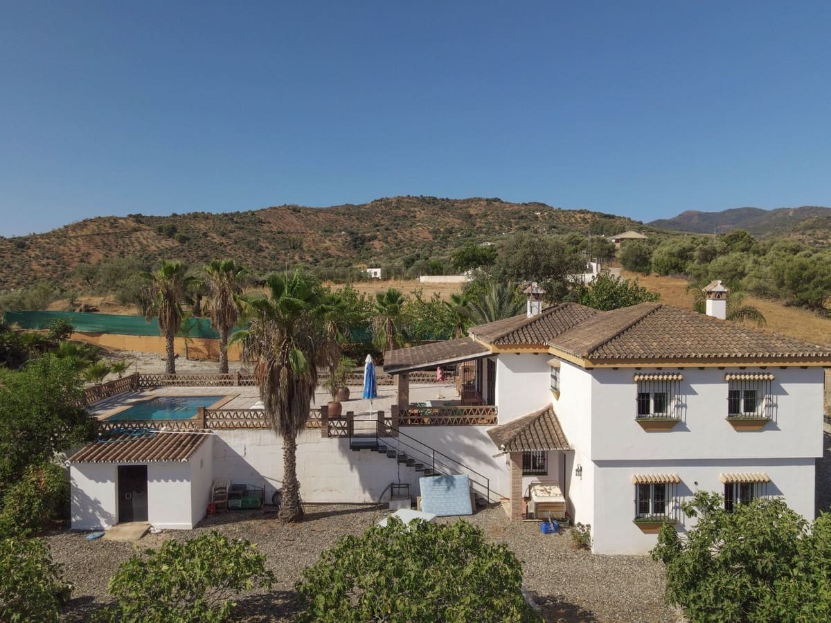 3 Zimmer Villa zu verkaufen in Guaro mit Pool Garage - 540.000 € (Ref: 10133967)