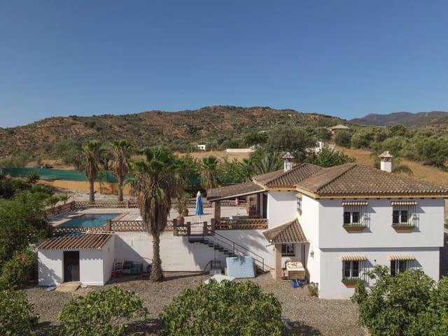 3 Zimmer Villa zu verkaufen in Guaro mit Pool Garage - 540.000 € (Ref: 10133967)