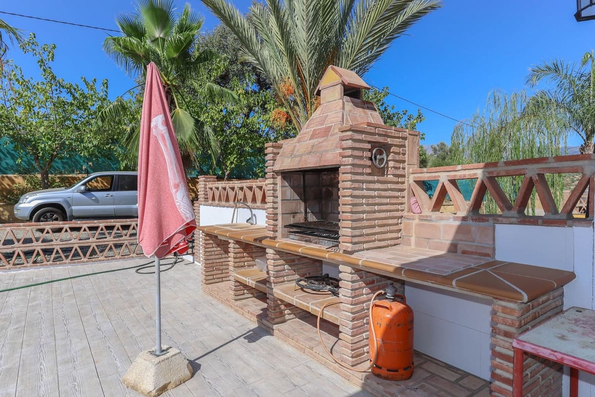 3 Zimmer Villa zu verkaufen in Guaro mit Pool Garage - 540.000 € (Ref: 10133967)