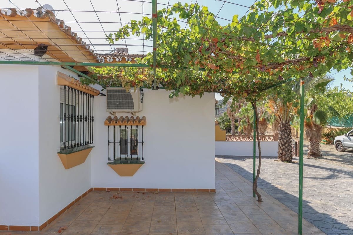 3 Zimmer Villa zu verkaufen in Guaro mit Pool Garage - 540.000 € (Ref: 10133967)