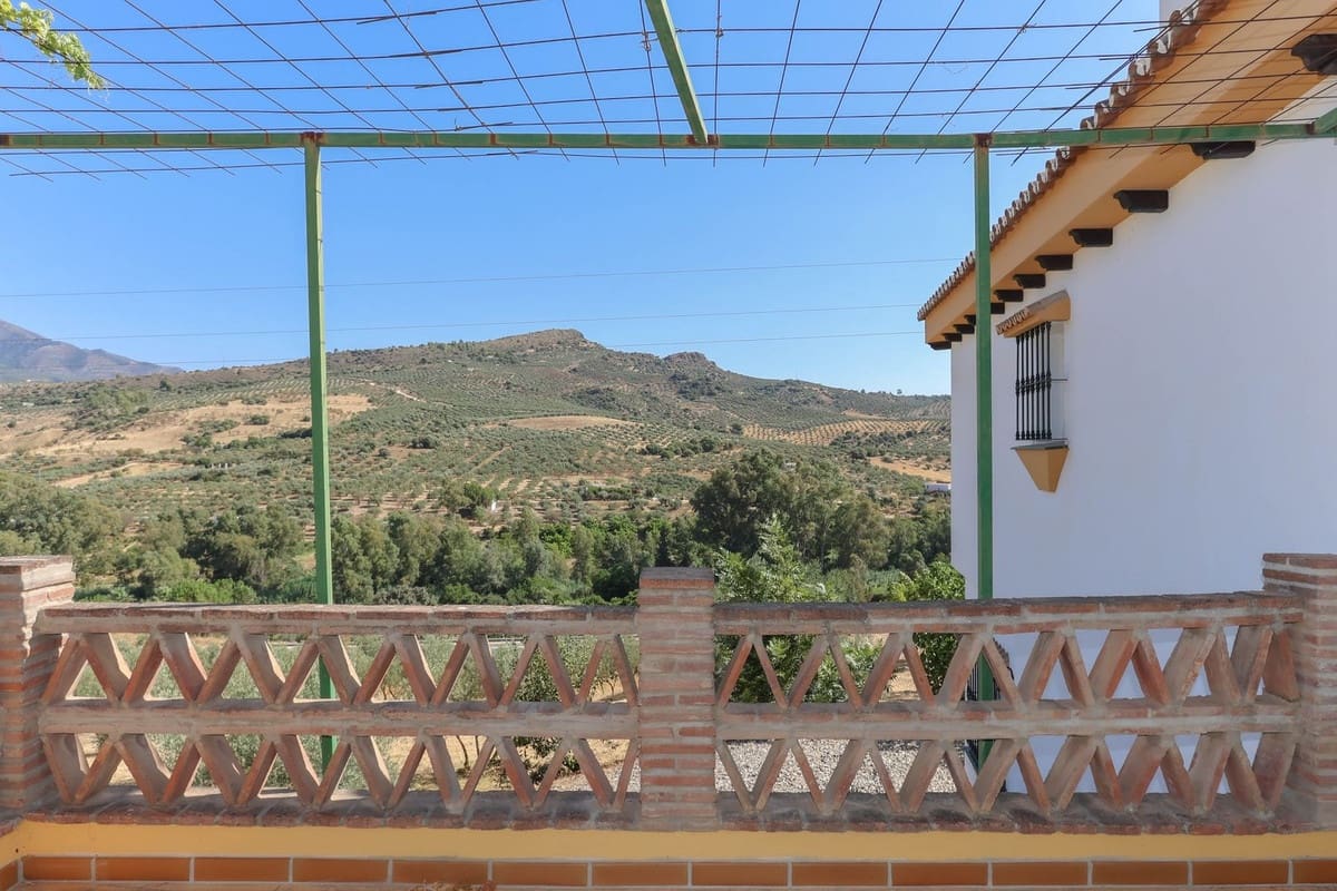 3 Zimmer Villa zu verkaufen in Guaro mit Pool Garage - 540.000 € (Ref: 10133967)