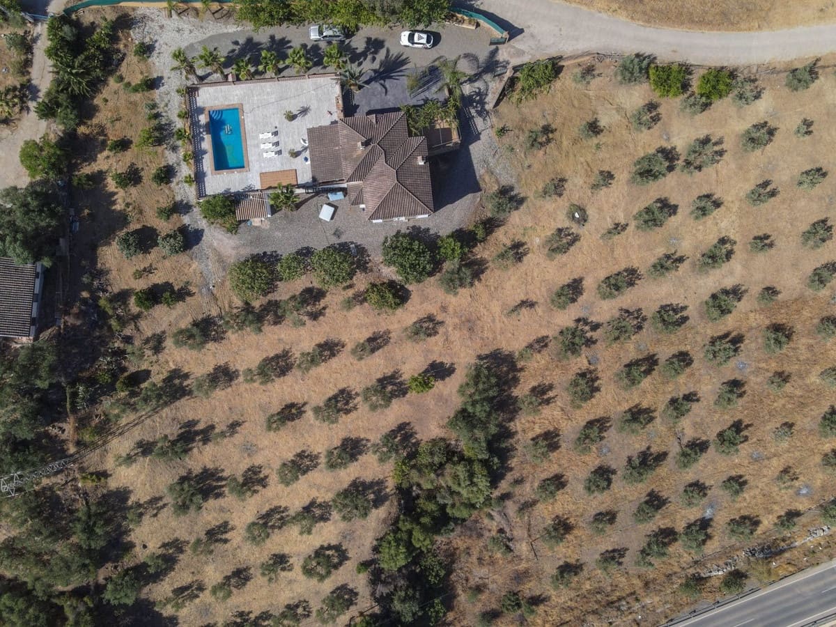 3 Zimmer Villa zu verkaufen in Guaro mit Pool Garage - 540.000 € (Ref: 10133967)