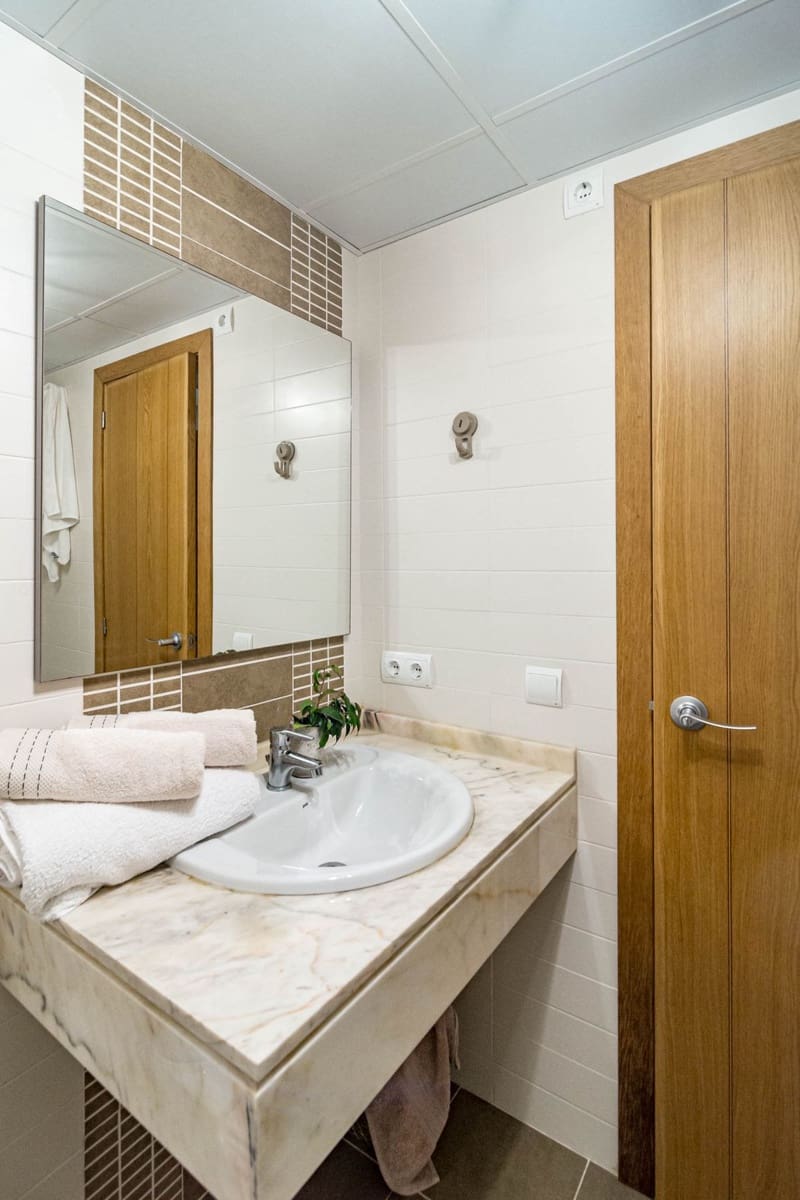 Apartamento de 2 habitaciones en New Golden Mile en venta con piscina garaje - 329.000 € (Ref: 10134003)