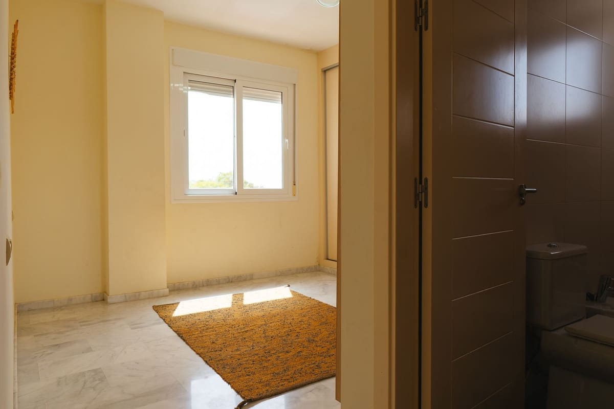 2 quarto Apartamento para venda em Estepona com piscina - 269 000 € (Ref: 10134012)