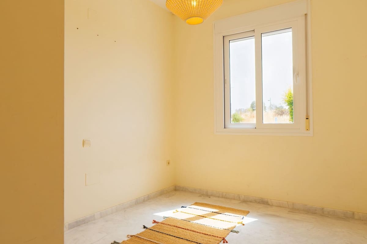2 quarto Apartamento para venda em Estepona com piscina - 269 000 € (Ref: 10134012)