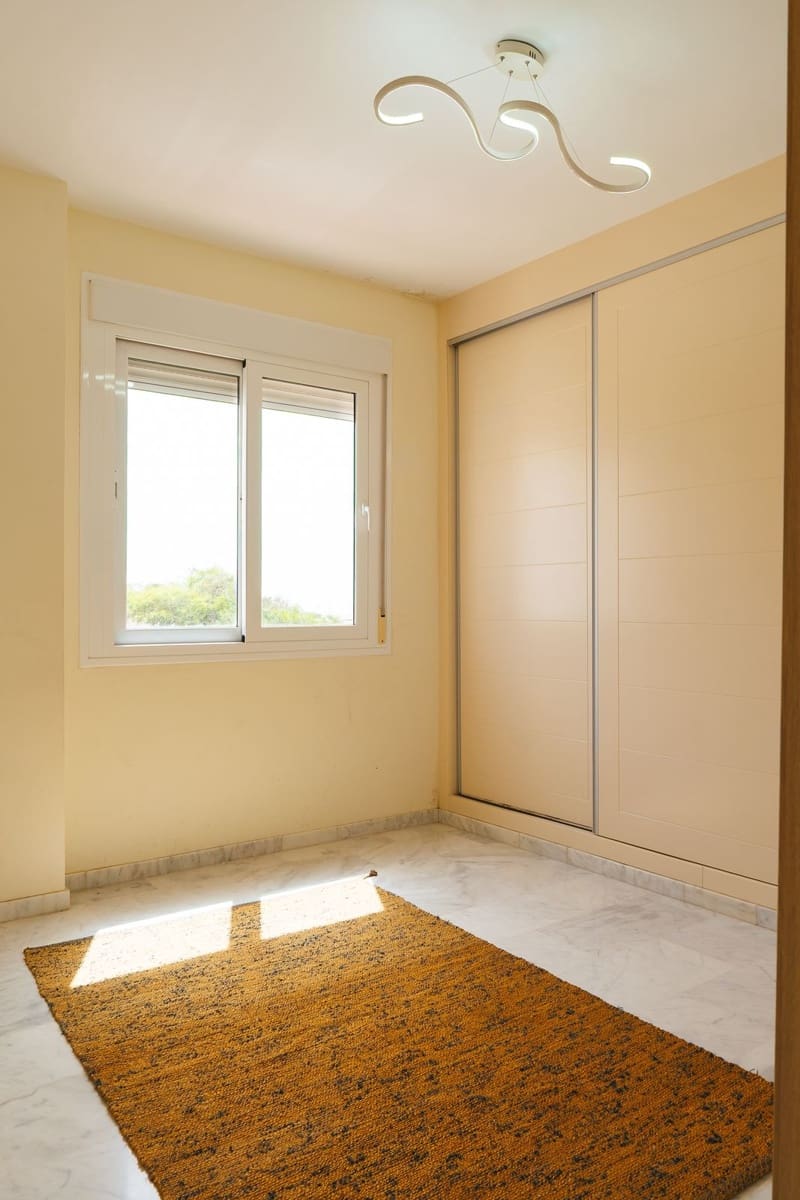 2 quarto Apartamento para venda em Estepona com piscina - 269 000 € (Ref: 10134012)