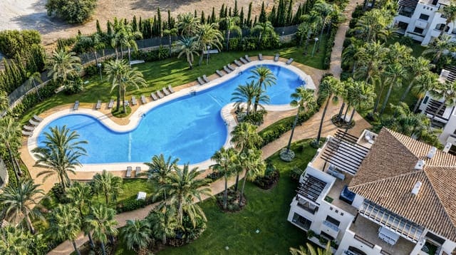 2 quarto Apartamento para venda em Las Brisas, Marbella com piscina - 595 000 € (Ref: 10134020)