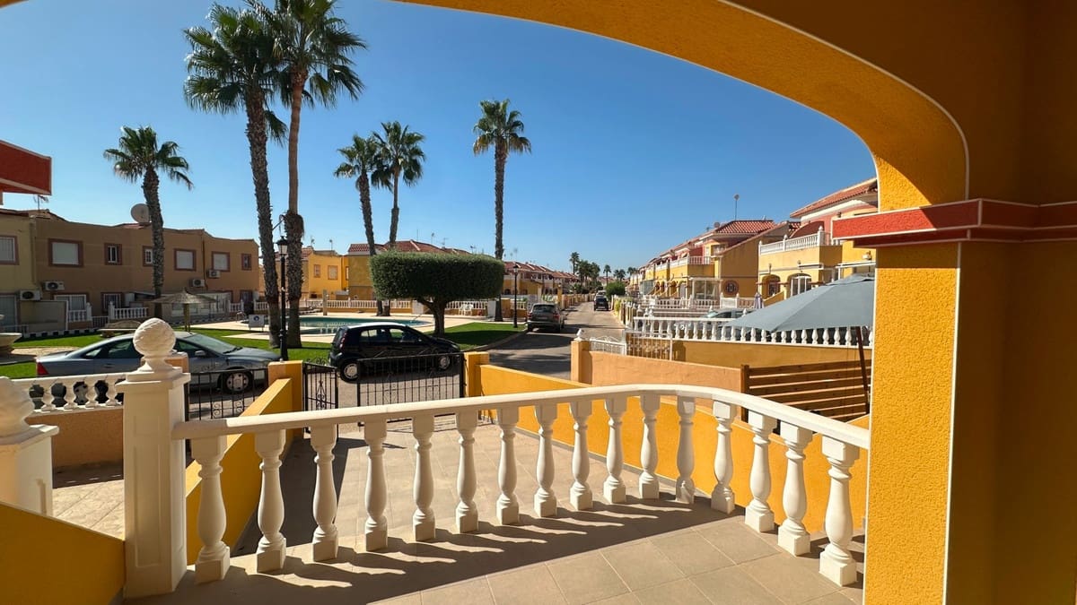 2 soveværelse Byhus til salg i Orihuela med swimmingpool garage - € 255.000 (Ref: 10134021)