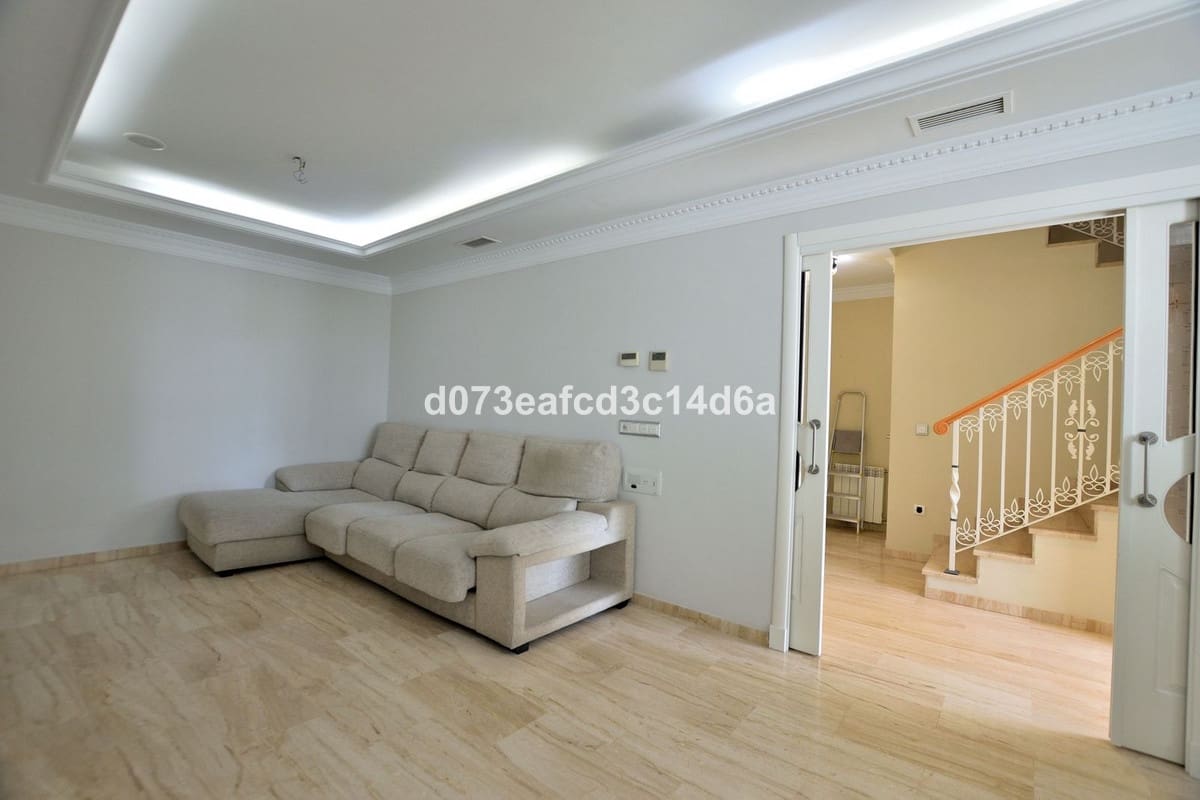 3 sypialnia Dom na sprzedaż w Ronda z basenem garażem - 270 000 € (Ref: 10134105)