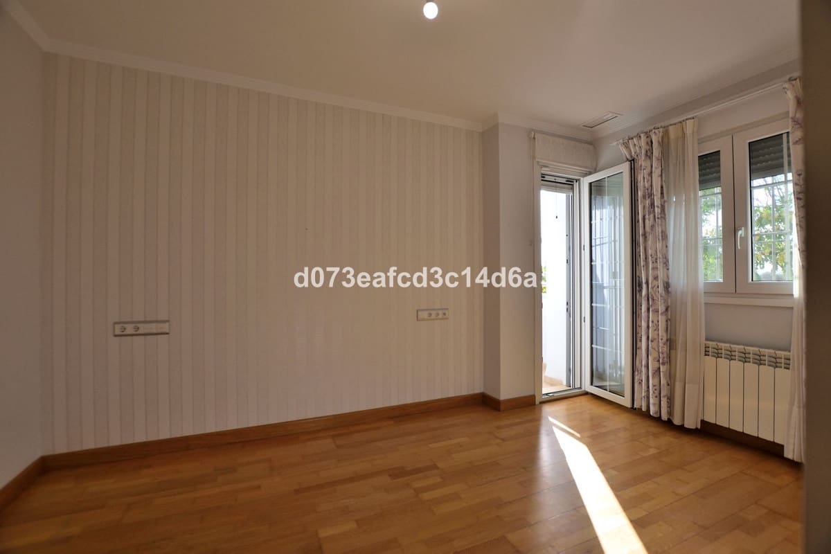 3 sypialnia Dom na sprzedaż w Ronda z basenem garażem - 270 000 € (Ref: 10134105)