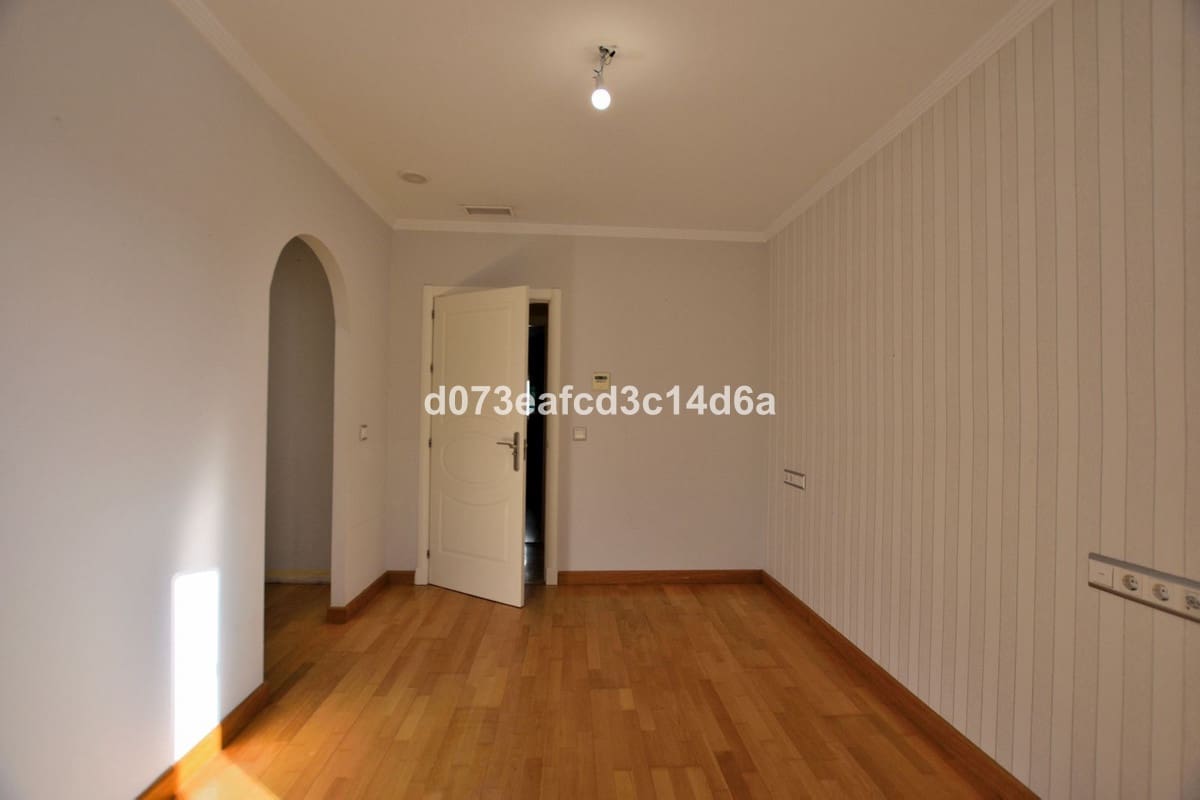 3 sypialnia Dom na sprzedaż w Ronda z basenem garażem - 270 000 € (Ref: 10134105)