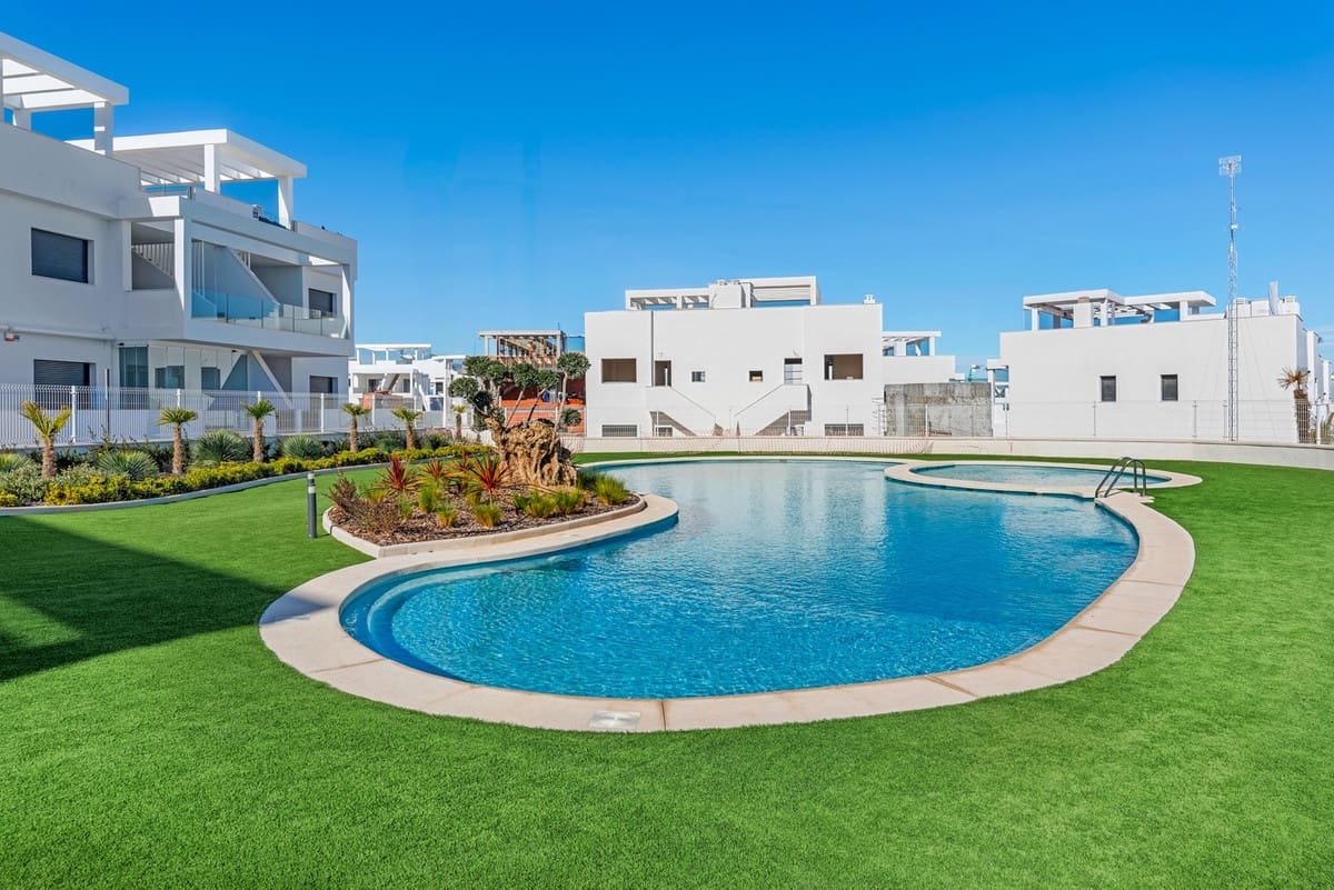 2 bedroom Apartment for sale in Orihuela with pool garage - € 369,000 (Ref: 10134130)