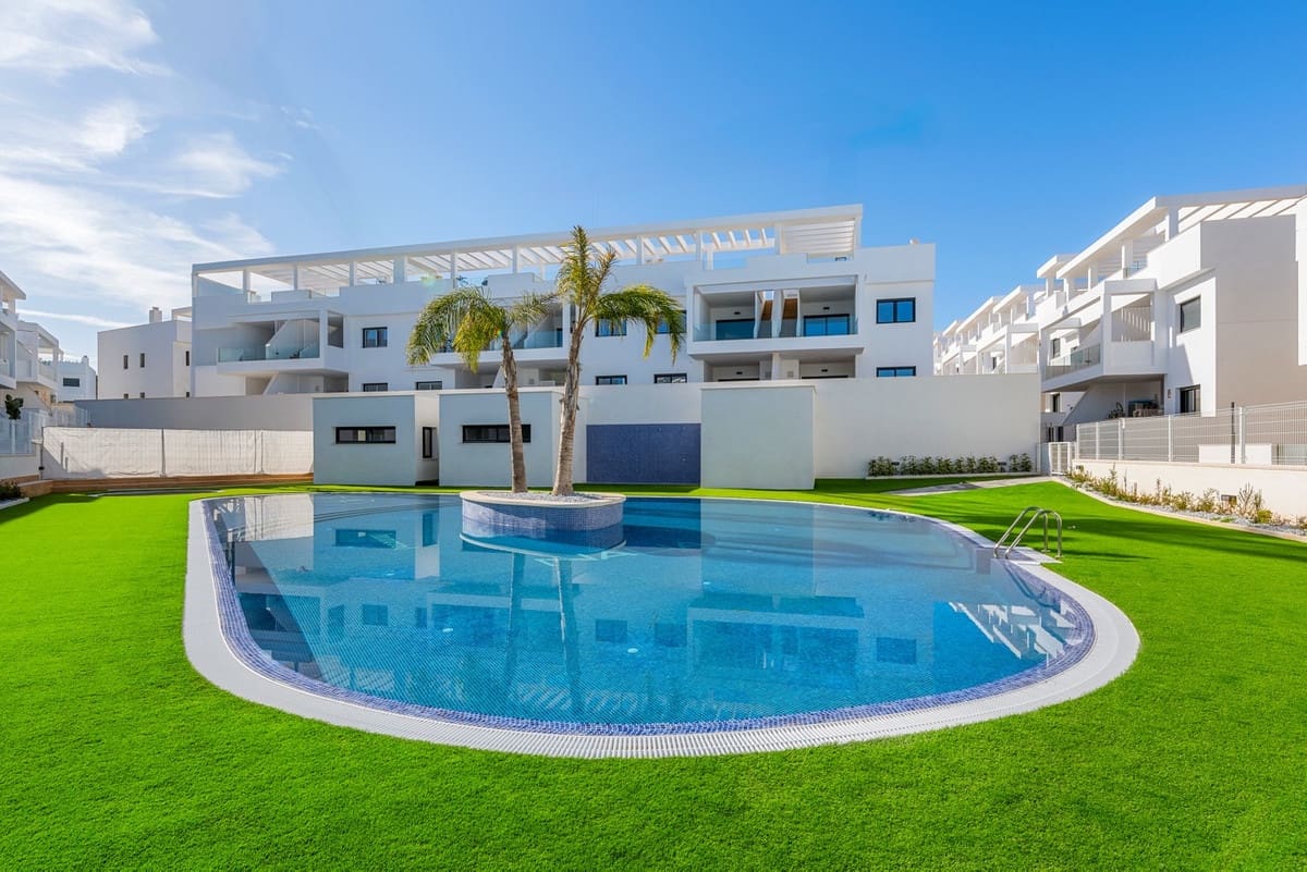 2 bedroom Apartment for sale in Orihuela with pool garage - € 369,000 (Ref: 10134130)