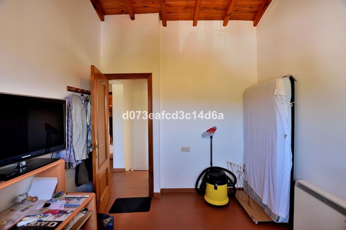 3 soveværelse Byhus til salg i Ronda med swimmingpool garage - € 199.000 (Ref: 10134298)