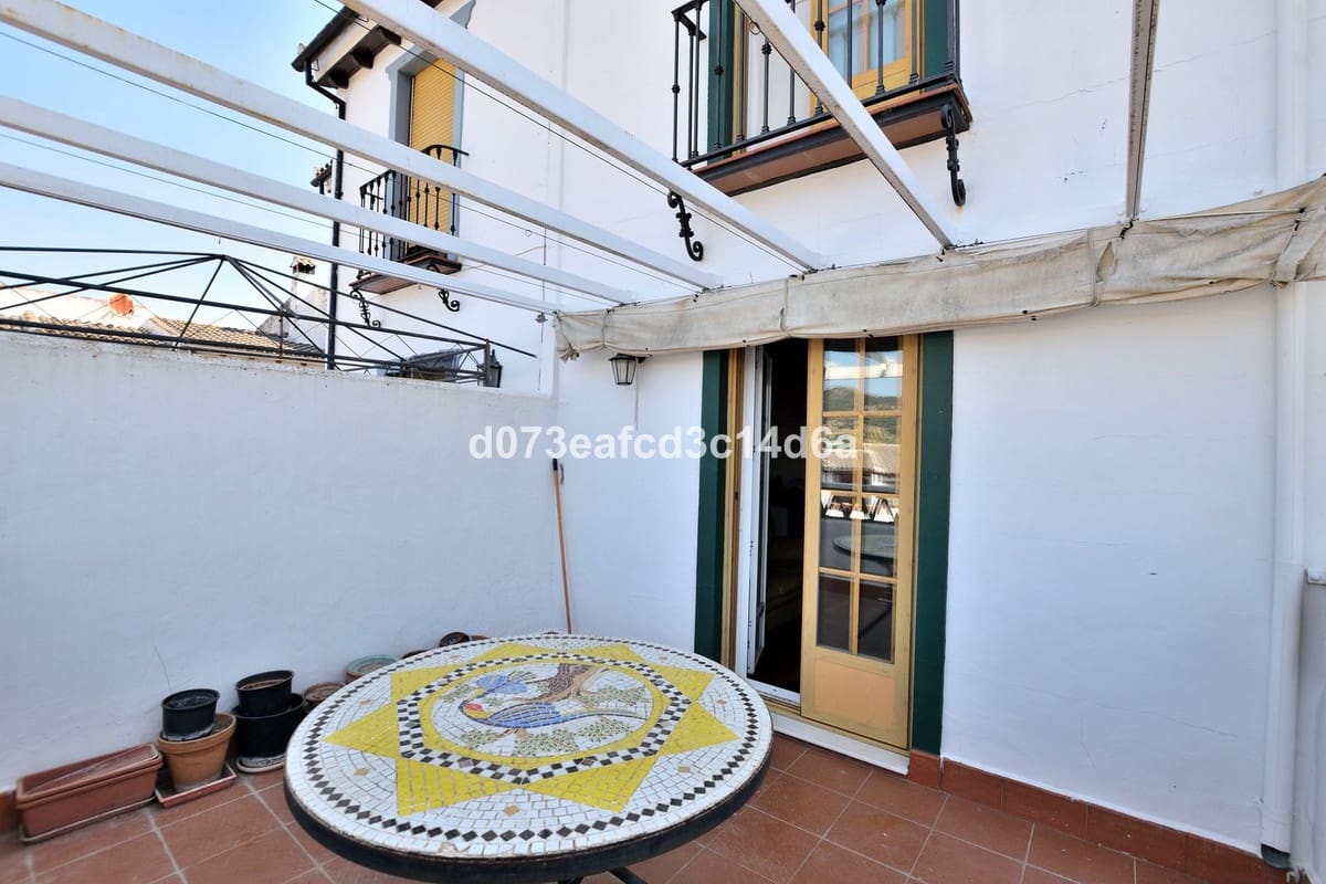 3 soveværelse Byhus til salg i Ronda med swimmingpool garage - € 199.000 (Ref: 10134298)
