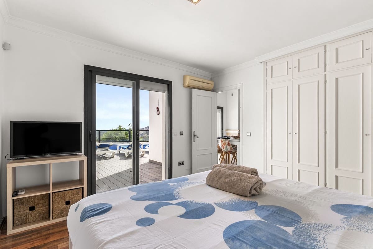 4 soveværelse Villa til salg i Istan med swimmingpool garage - € 890.000 (Ref: 10134300)
