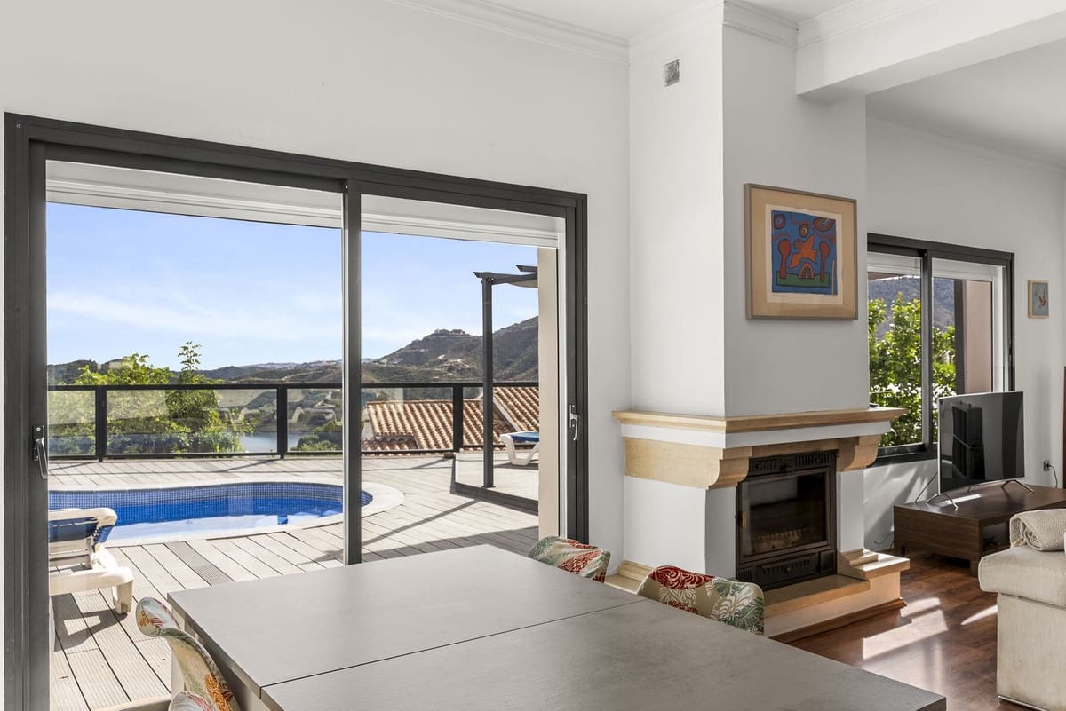 4 soveværelse Villa til salg i Istan med swimmingpool garage - € 890.000 (Ref: 10134300)