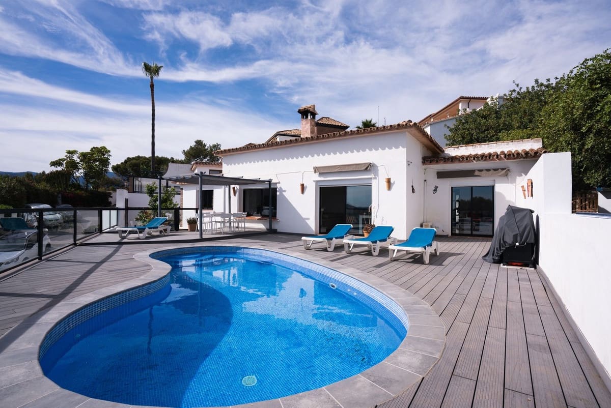 4 soveværelse Villa til salg i Istan med swimmingpool garage - € 890.000 (Ref: 10134300)