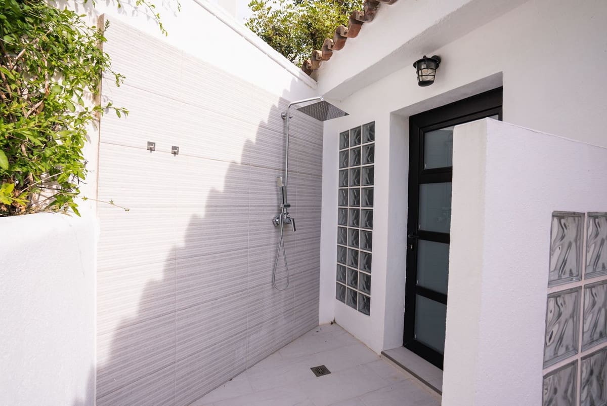 4 soveværelse Villa til salg i Istan med swimmingpool garage - € 890.000 (Ref: 10134300)