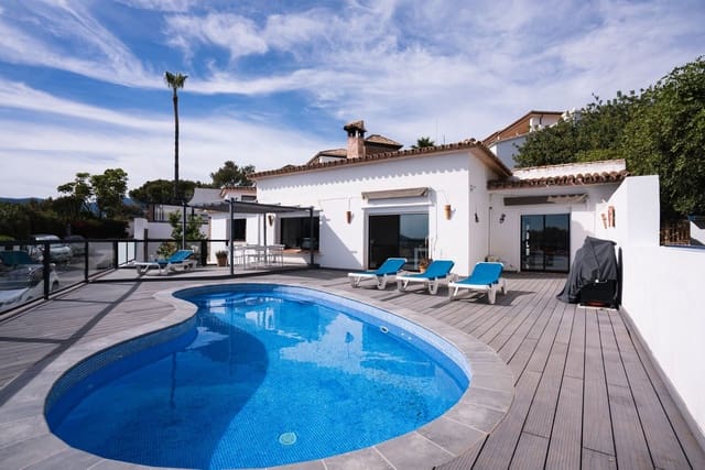 4 soveværelse Villa til salg i Istán med swimmingpool garage - € 890.000 (Ref: 10134300)
