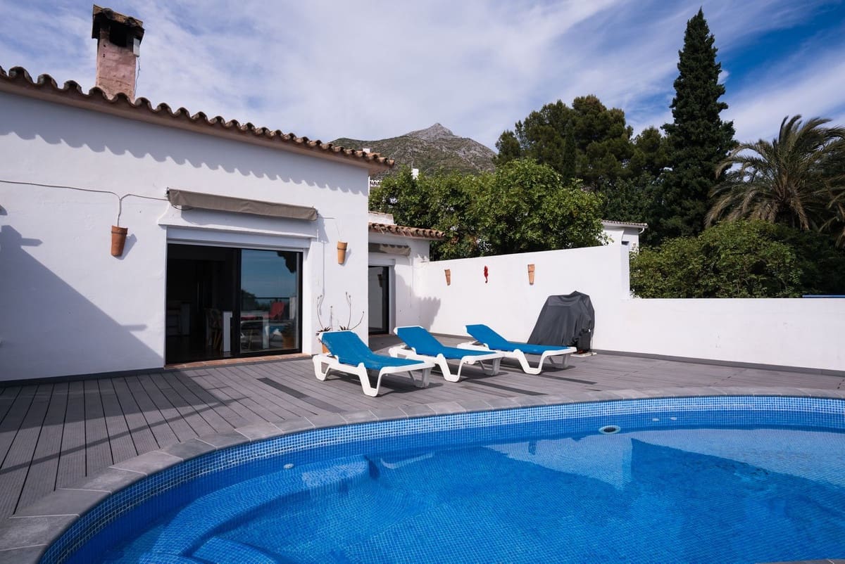 4 soveværelse Villa til salg i Istan med swimmingpool garage - € 890.000 (Ref: 10134300)
