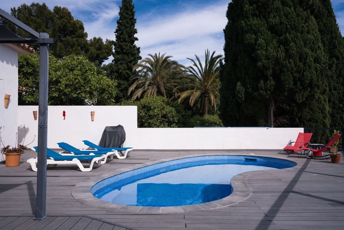 4 soveværelse Villa til salg i Istan med swimmingpool garage - € 890.000 (Ref: 10134300)