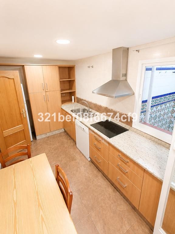 4 soveværelse Lejlighed til salg i Estepona - € 383.900 (Ref: 10134323)