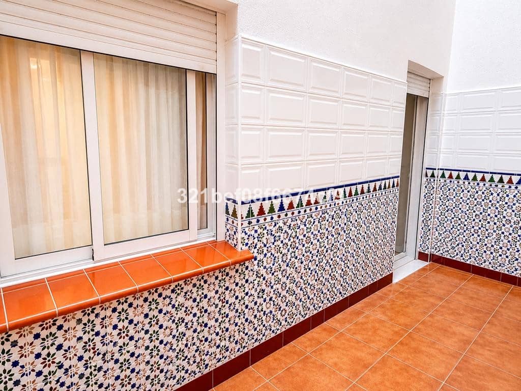 4 soveværelse Lejlighed til salg i Estepona - € 383.900 (Ref: 10134323)