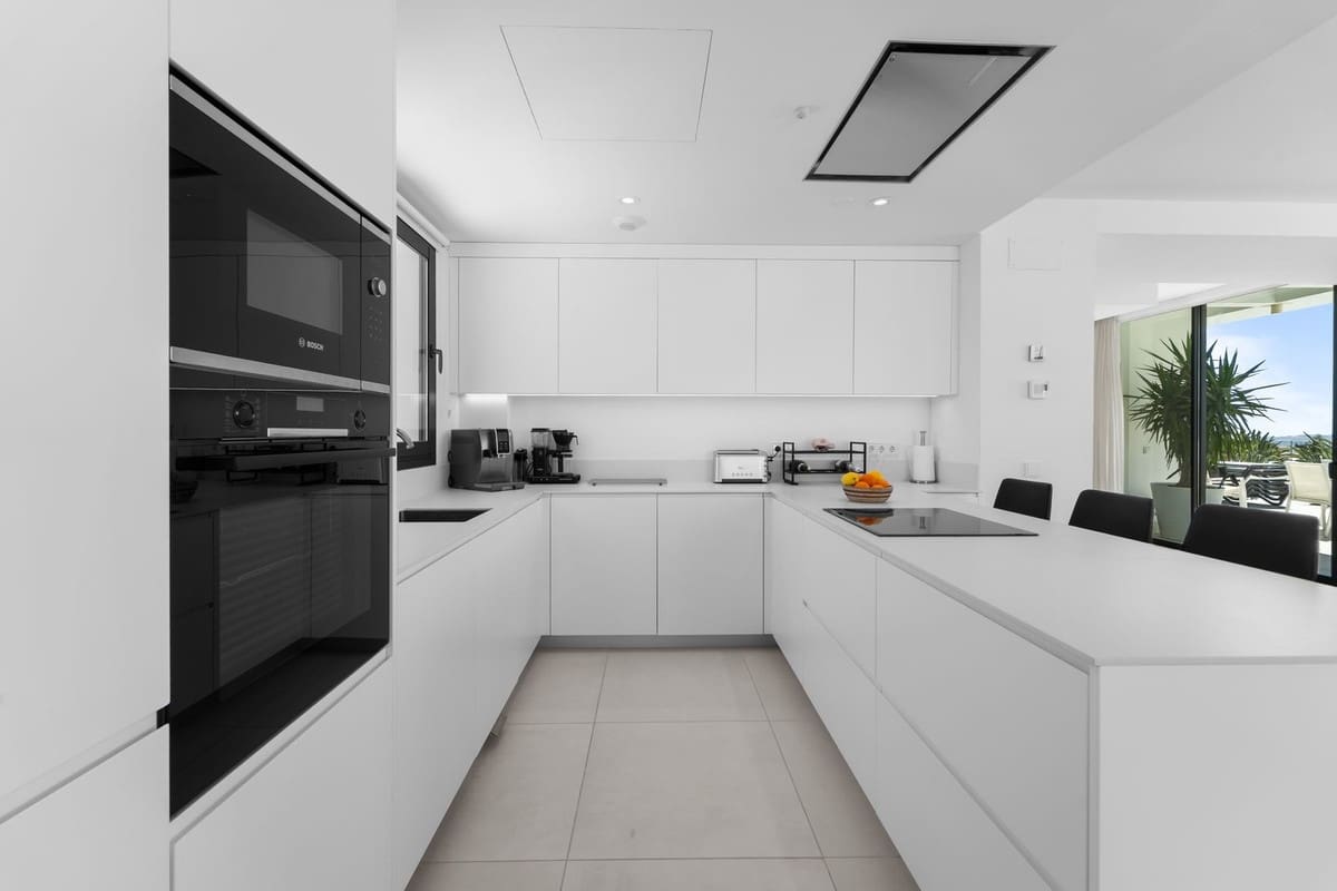3 soveværelse Lejlighed til salg i Fuengirola med swimmingpool garage - € 1.285.000 (Ref: 10134336)
