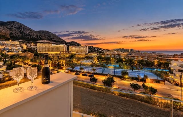 Apartamento de 3 habitaciones en Torreblanca, Fuengirola en venta con piscina garaje - 1.285.000 € (Ref: 10134336)